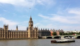 Парламент Великобритании одобрил сделку по Brexit