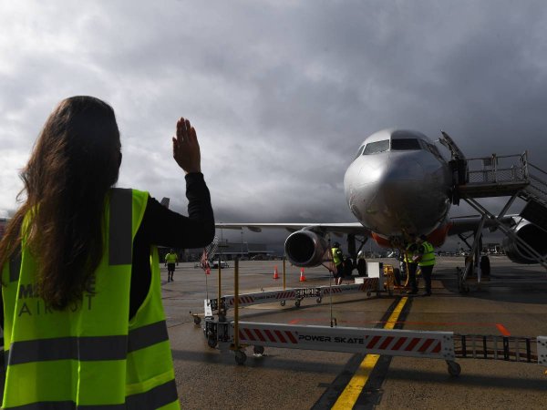 Узбекистан закрывает воздушное сообщение с Великобританией и рядом стран Европы из-за вспышки нового штамма коронавируса