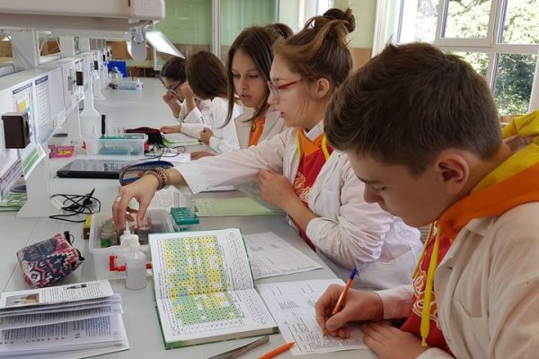 В Самарканде откроют 8 базовых школ, специализированных на химии и биологии