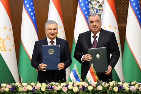 Главы Узбекистана и Таджикистана подписали Договор о союзнических отношениях