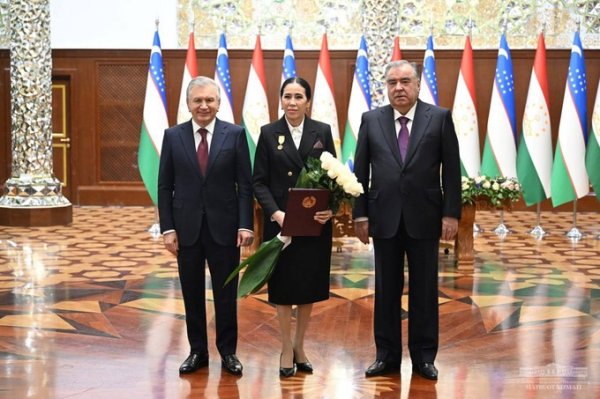 Деятелям культуры и искусства Узбекистана присвоены почётные звания в Таджикистане